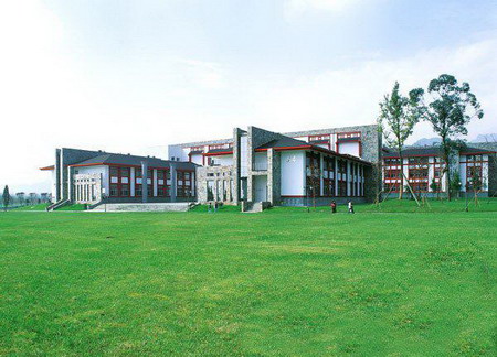 校園文化相同的功能特點(diǎn)