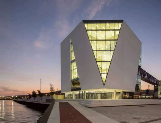 新時期的學(xué)校文化建設(shè)戰(zhàn)略目標