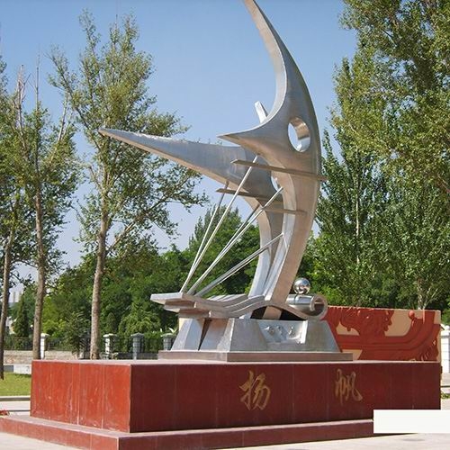 校園景觀雕塑設(shè)計(jì)技巧介紹
