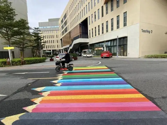 以美育的生動(dòng)性，營造高校校園文化新氣象