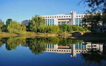 有關(guān)校園的綠色生態(tài)建筑設(shè)計分析